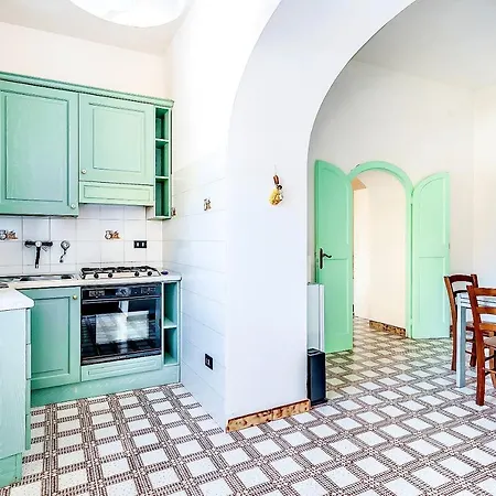 Heart - Sea View - Near Shops And Restaurants Nyaraló *